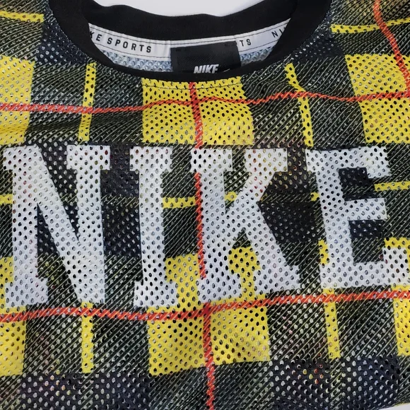 Nike Sportswear Futura Plaid Crop Top - Picture 5 of 10